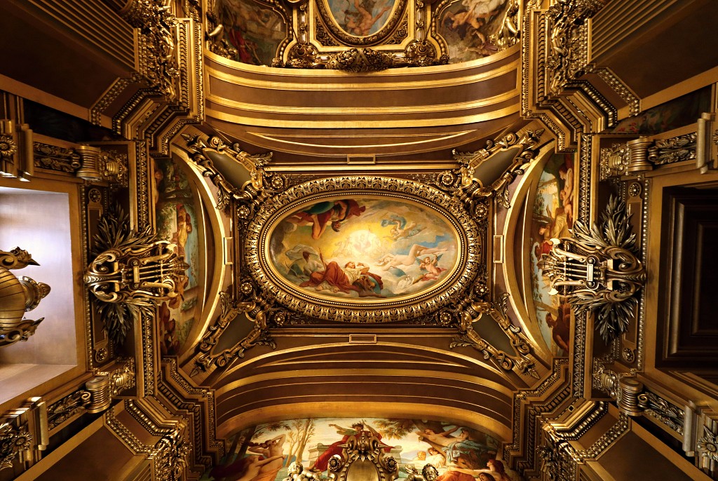 parijs france frankrijk eifeltoren basilique du Sacre coeur Arc de Triomphe Opera Garnier paris place concorde notre dame kathedraal kerk louvre museum basiliek